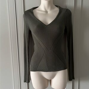 Dynamite Olive Green Ribbed V-Neck Long Sleeve Top Size Medium